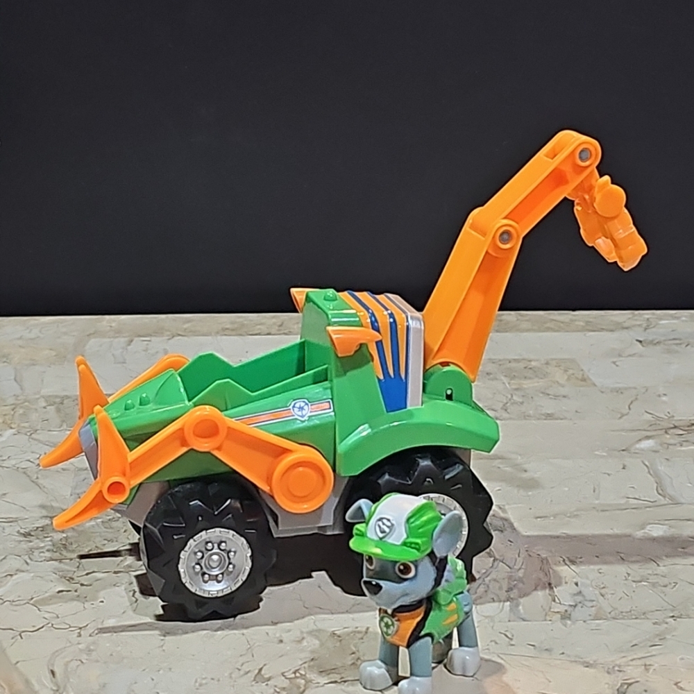 PAW Patrol Dino Rescue Rocky’s Deluxe Rev Up Vehicle Set‎ Toys